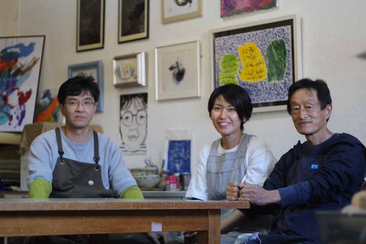 左から小川泰生さん、長尾牧子さん、片桐美登さん